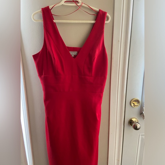Laura Dress Sz 12 Red knee length - Picture 1 of 7